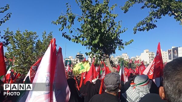 میراث خونین؛ مشهد در تپش قلب عشق به رهبر شهید