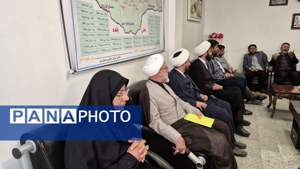 برگزاری جلسه شورای اداری در بلده