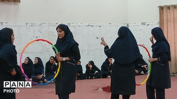 «در میدان حاضر»؛ شور و نشاط ورزشی در هنرستان دخترانه آیت‌الله انواری همدانی