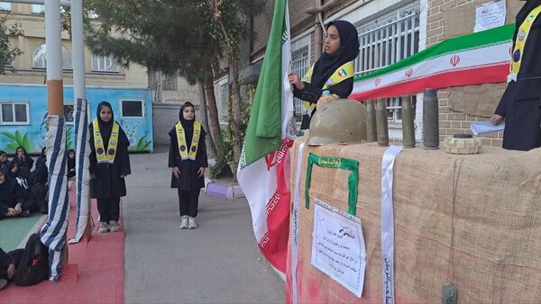 برگزاری مراسم ۱۳ ابان در دبیرستان مستوفی ۲
