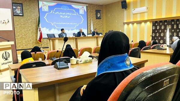  دیدار صمیمانه خبرنگاران پانا دانش‌آموزان دختر با فرماندار و مدیر آموزش و پرورش 