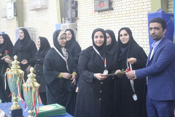 مسابقات تنیس روی میز فرهنگیان یادواره شهدای تربیت‌بدنی در سالن آزادگان استان بوشهر 