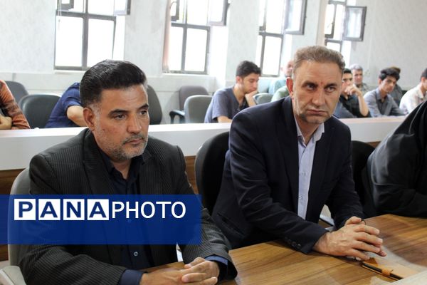 نشست اصحاب رسانه شهرستان سامان با مدیرکل فرهنگ و ارشاد اسلامی استان چهارمحال و بختیاری