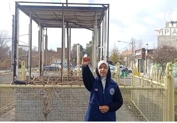 رجز خوانی دانش آموز خبرنگار پانا علیه اختشاشات 