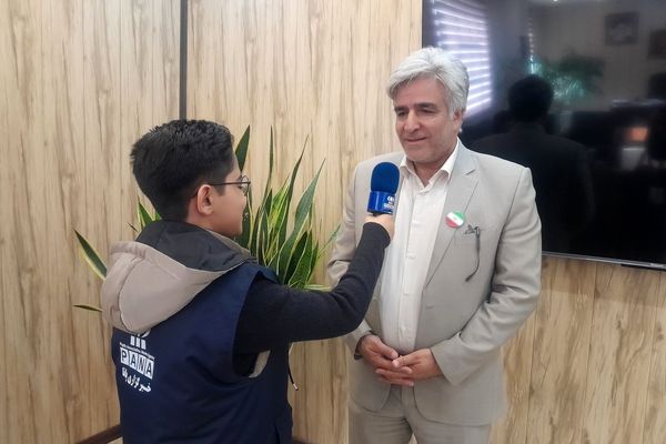 معلمان و مربیان پرورشی گنجینه ارزشمند خاطرات انقلاب هستند