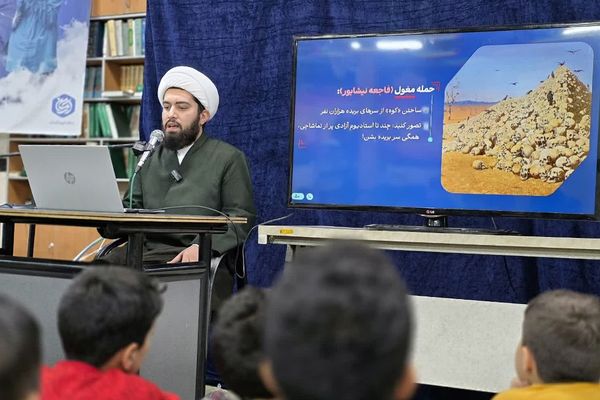 حضور دانش‌آموزان معتکف ناحیه دو شهرری در جلسات بصیرتی