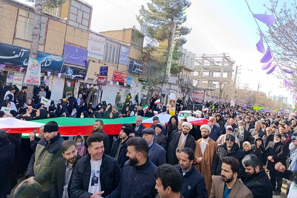 راهپیمایی باشکوه ۲۲ بهمن در اسلام آباد غرب