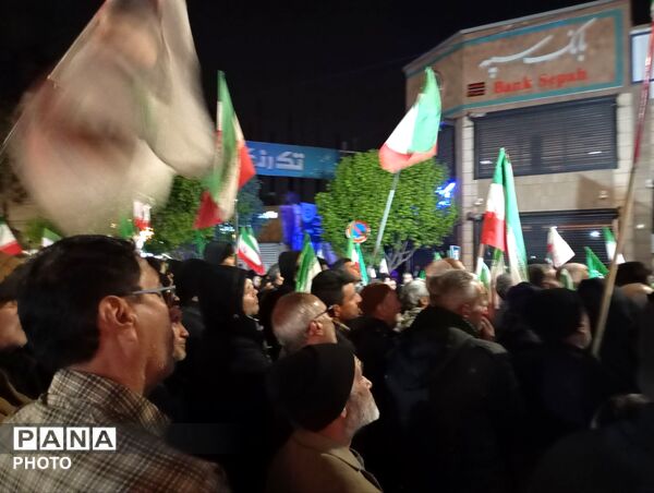 همدلی و هم صدایی مردم غیور نیشابور در اجتماعات شبانه