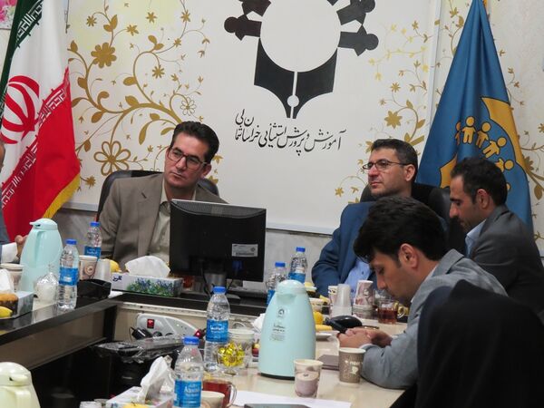 نشست معاون پیشگیری و تشخیص توانبخشی سازمان آموزش پرورش استثنایی کشور با مدیران مرکز  استان