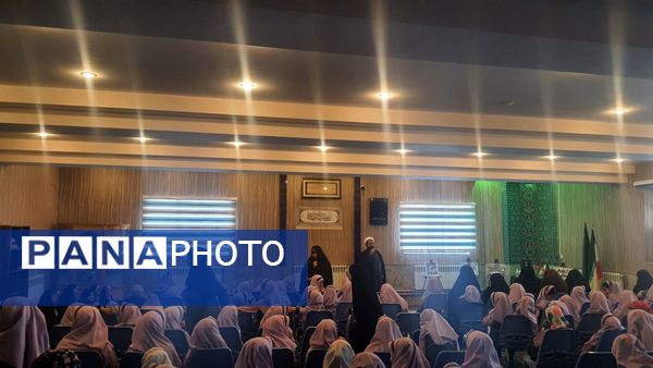 بزرگداشت شهدای خدمت در دبستان دخترانه شاهد تحقیقی ناحیه ۶