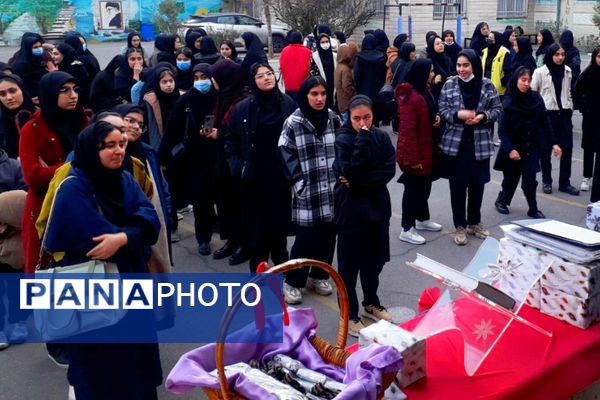 برگزاری مراسم افطار در مدرسه حضرت زینب ناحیه یک ری