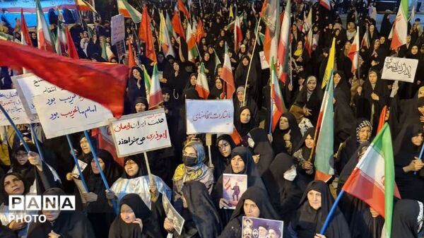 عزم مردم نورآباد در نود و نهمین شب تجمعات بیعت با رهبری