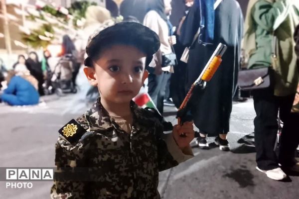 قیامدشت در قاب نور و باران؛ روایت تصویری از حال و هوای وصف ناپذیر این شب های شهر قیامدشت