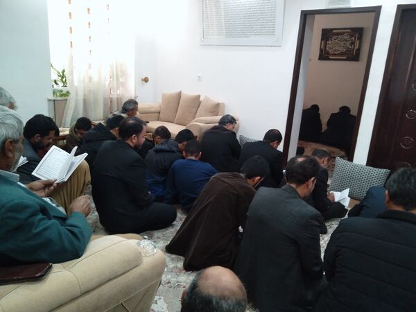 جلسه هفتگی هیات جوانان انصار الحسین هم زمان با عزاداری ایام فاطمیه در شهرستان خلیل‌آباد 