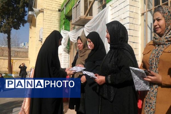 مراسم ولادت حضرت فاطمه زهرا (س) و روز مادر در دبیرستان شهید مجید دهنوی