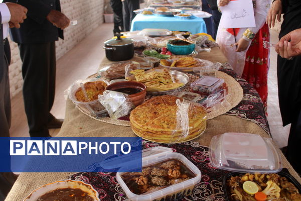 جشنواره غذا و صنایع دستی در اردوی تمشک دختران استان بوشهر