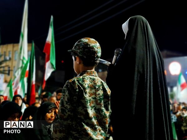 نسل نو در گلوگاه پای کار وطن