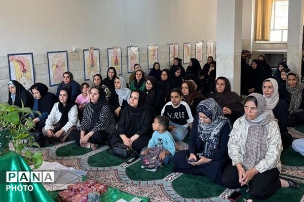 تجلیل از دانش‌آموزان برتر حجاب به مناسبت میلاد حضرت زینب (س) در بهارستان‌دو