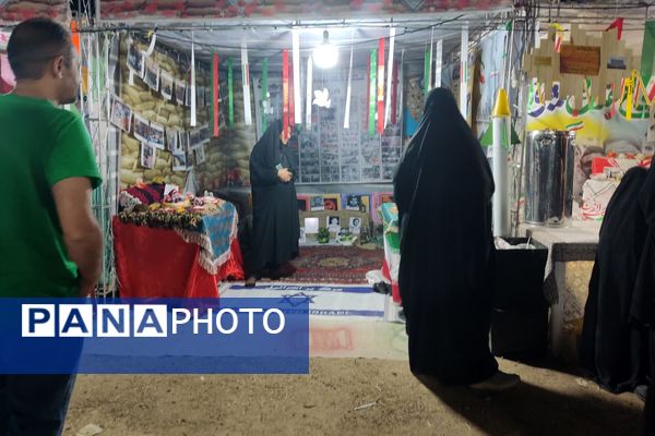 نمایشگاهی برا آشنایی با شهیدان