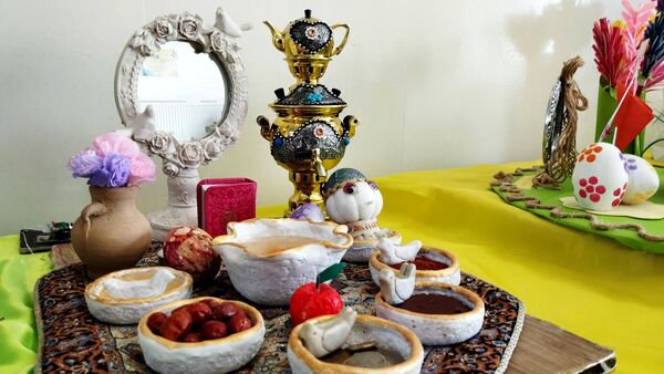 نمایشگاه سفره هفت سین نوروز در دبیرستان دخترانه استقلال 