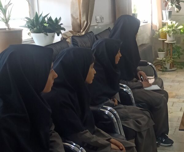  جلسه اول شورای دانش آموزی دبیرستان نمونه اندیشه 