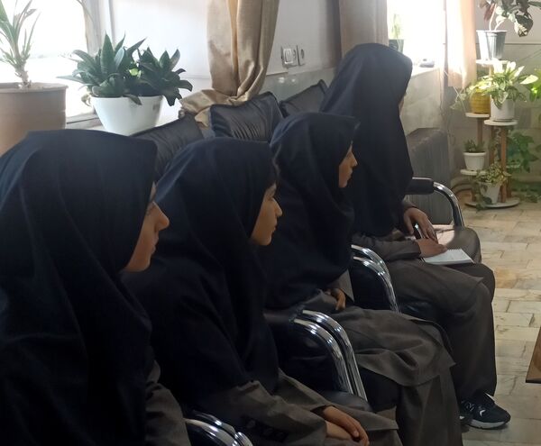 جلسه اول شورای دانش آموزی دبیرستان نمونه اندیشه 