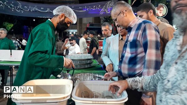  چایخانه حضرت زهرا در صدمین شب از اجتماعات