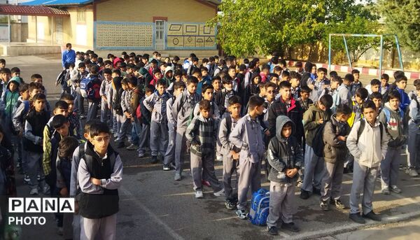 گرامیداشت هفته نیروی انتظامی در دبستان شهید مفتح