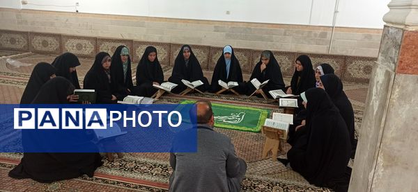 اعزام دانش‌آموزان شهرستان دره شهر به اردوی زیارتی قم