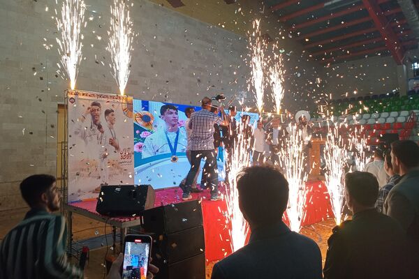 استقبال مردم کرمانشاه از آرین سلیمی قهرمان المپیک پاریس 