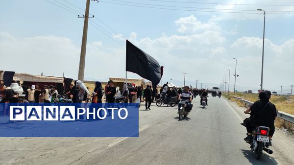 حضور پر شور عزاداران و شهروندان اراکی در پیاده‌روی جاماندگان اربعین 
