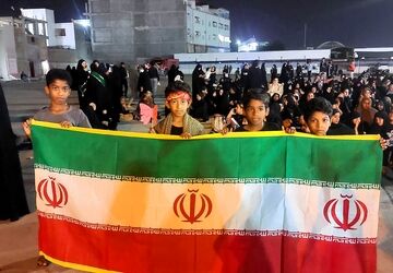 مراسم یادبود شهدای دانش‌آموز میناب همراه با تجدید بیعت با آرمان‌های انقلاب اسلامی