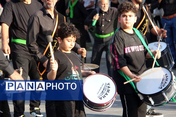 حضور نسل سوم حسینی در تاسوعا