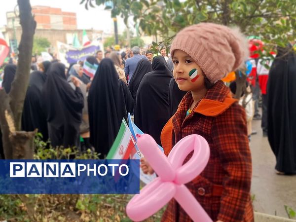 نبض انقلاب در خیابان‌ها تپید