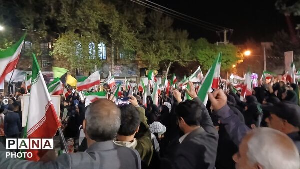 در میدان هستیم و می مانیم تا پای جان برای ایران 