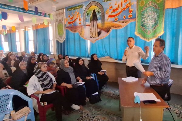 جلسه تعامل اولیا و مربیان دبیرستان هیأت امنایی رازی
