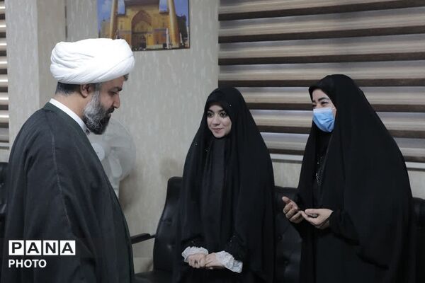 دیدار صمیمانه امام جمعه باقرشهر و کهریزک با خبرنگاران و فعالان رسانه‌ای منطقه 