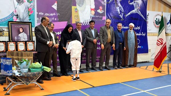 برگزاری نخستین دوره مسابقات شمشیربازی بافق با حضور تیم‌های دانش‌آموزی