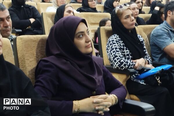 جلسه آموزشی توانمندسازی اولیا با محوریت مبارزه با مواد مخدر