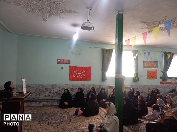 گام به گام درمسیرموفقیت تحصیلی وانتخاب رشته پایه نهم دبیرستان انقلاب اسلامی
