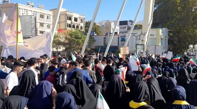 راهپیمایی روز دانش آموز در خرم آباد