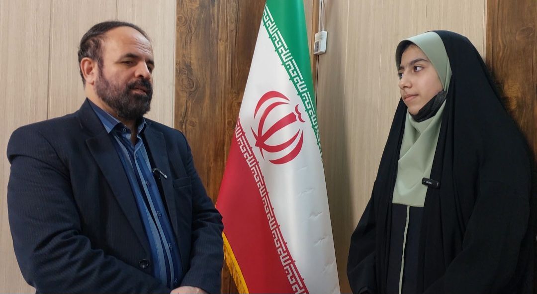  آشنایی با آرمان‌های انقلاب،مهم‌ترین وظیفه کنونی دانش‌آموزان  است