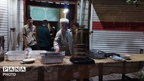 چایخانه حوزه علمیه گلشن؛ عطر چای نذری در مسیر عاشقی