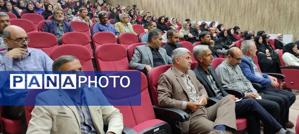 برگزاری جلسه انجمن اولیاء و مربیان دبیرستان نمونه دولتی فرزانگان شیروان