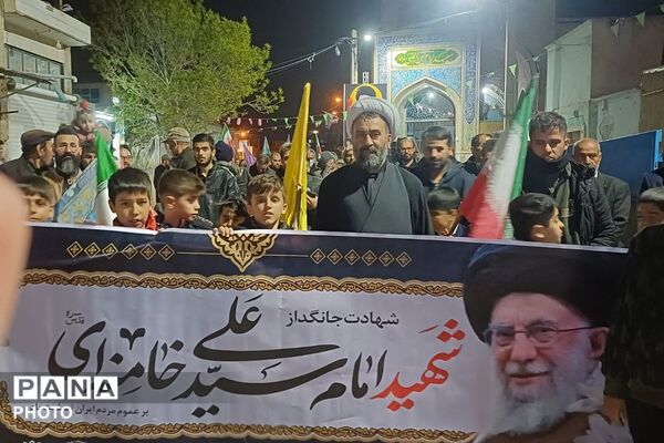 حضور دانش‌آموزان و فرهنگیان فشافویه در آیین‌های شبانه؛ نمایش بصیرت و تجدید میثاق با آرمان‌های شهدا