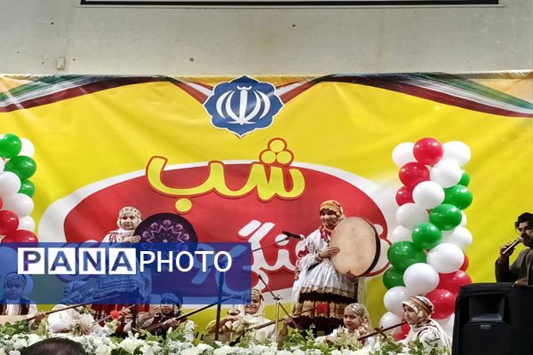 برگزاری مراسم شب فرهنگی و هنری در فاروج