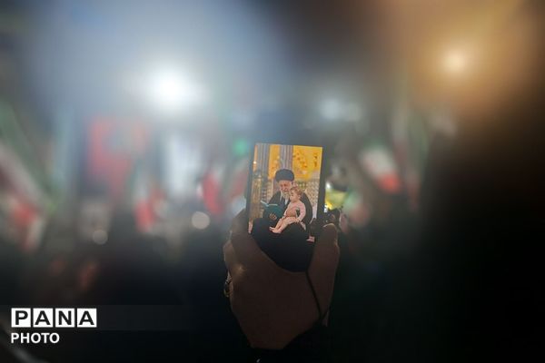 هفتاد و چهارمین شب همبستگی و اتحاد در میدان نماز شهرری 