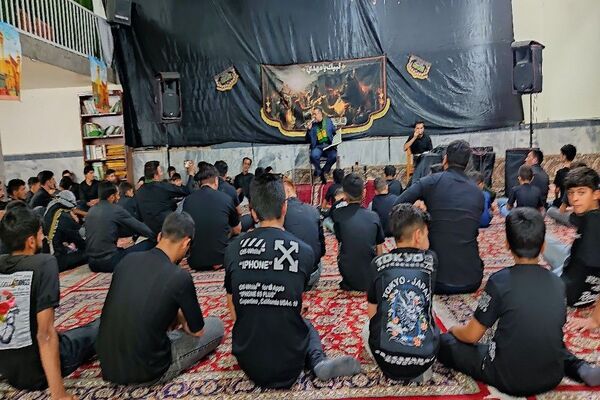 مراسم عزاداری آقا ابا عبدالله الحسین (ع) در شب عاشورا حسینی در شهر بار 