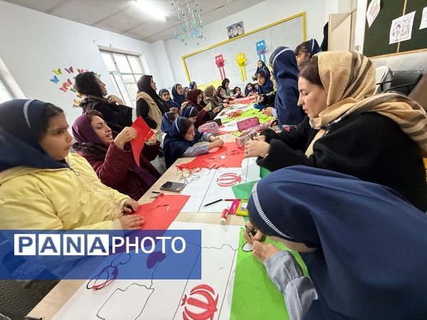 رویداد مادر دختری با محوریت پرچم ایران در مدرسه المهدی ناحیه 2 کرج 