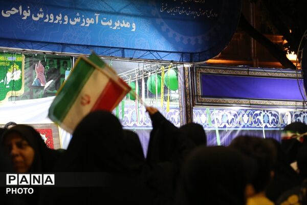 جلوه‌گری ارادت حیدری غدیرخم در غرفه آموزش و پرورش تبریز